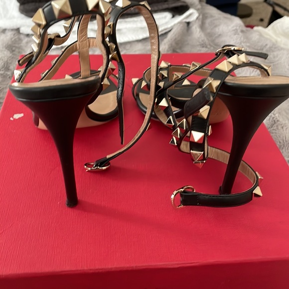 Open toe heel sandal with gold studs - Picture 2 of 8